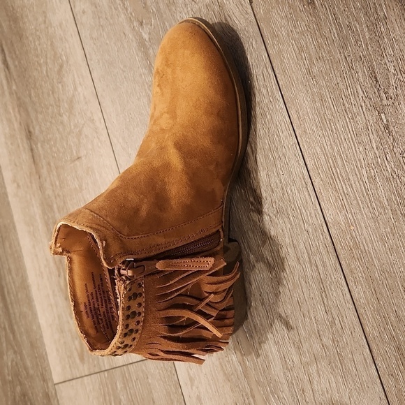 Mossimo Supply CO. Ankle Boot - Picture 4 of 6